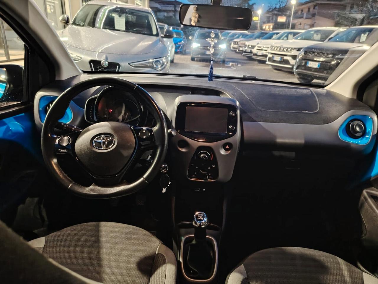 Toyota Aygo Connect 1.0 VVT-i 72 CV 5 porte