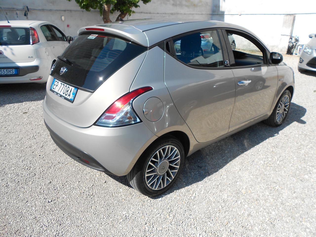 Lancia Ypsilon 1.2 69 CV 5 porte GPL Ecochic Gold