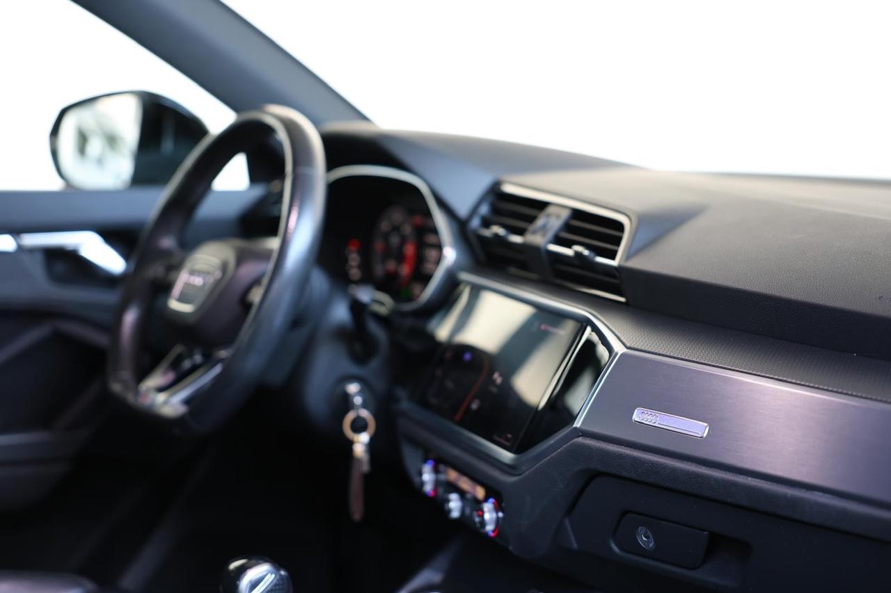 Audi Q3 2.0 TDI 150 CV S line Edition