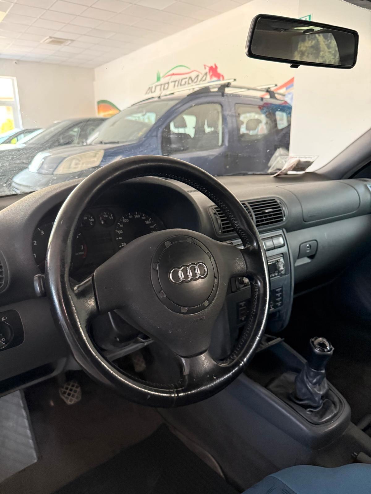 Audi A3 1.8 20V cat 3p. Attraction