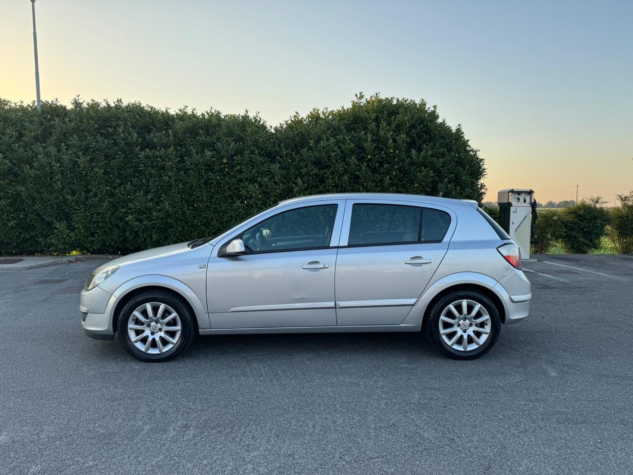 Opel Astra 1.4 16V Twinport 5 porte Club