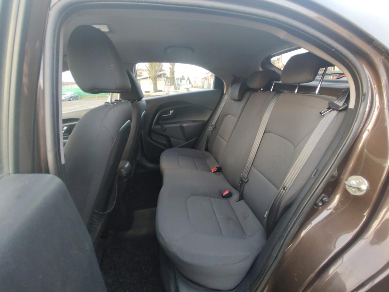 Kia Rio 1.1 CRDi, 5 PORTE, VEICOLO EURO 5A, GRANDINATA, OK NEOPATENTATI.