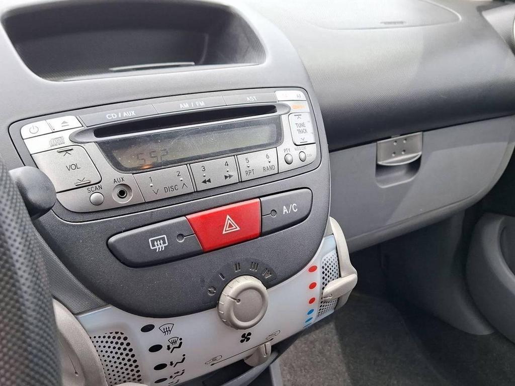 Toyota Aygo 5 Porte 1.0 VVT-i Sol