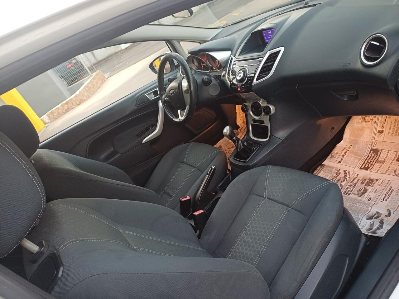 Ford Fiesta 1.4 TDCi 70CV 3 porte Titanium 2013