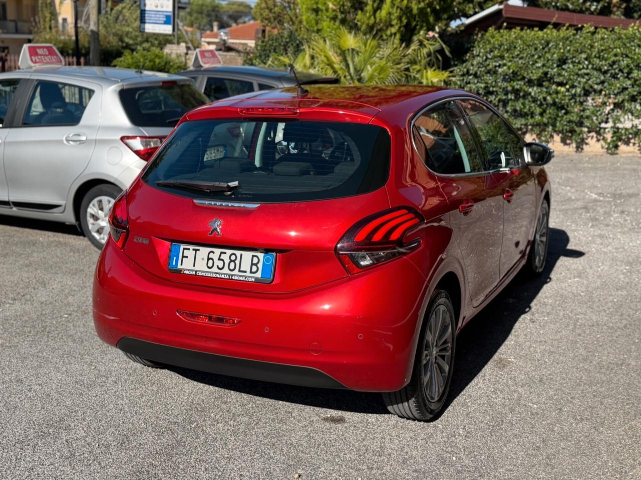 Peugeot 208 PureTech 82 - FULL OPT