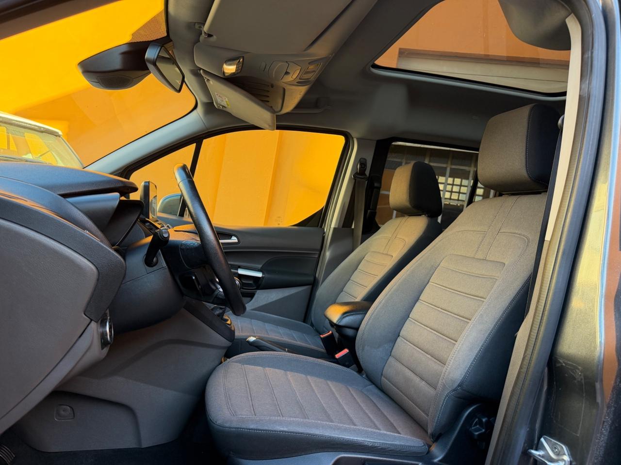 Ford Tourneo Connect 1.5 TDCi 120 CV Titanium
