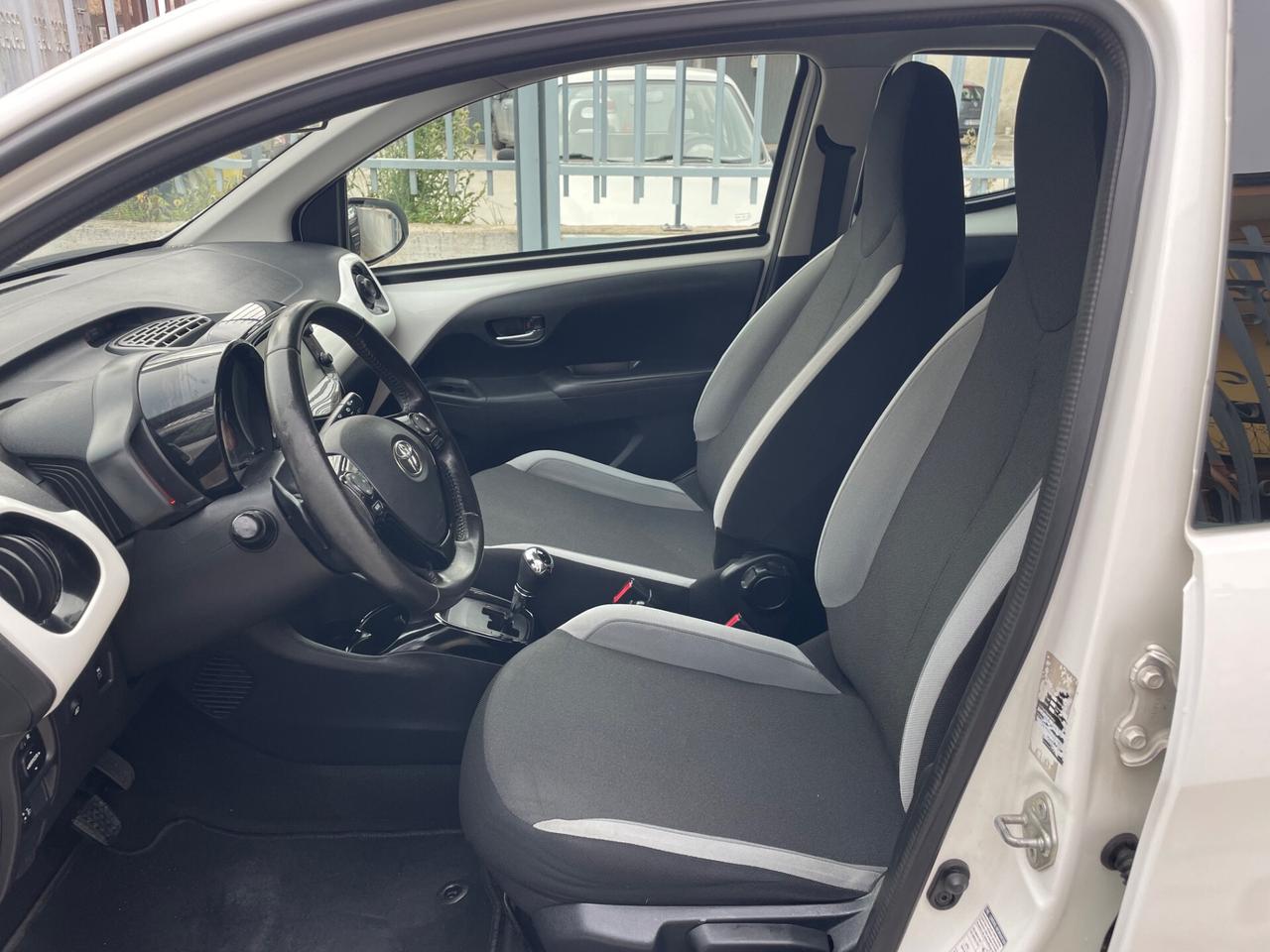 Toyota Aygo 1.0 VVT-i 69 CV 5 porte x-wave MMT