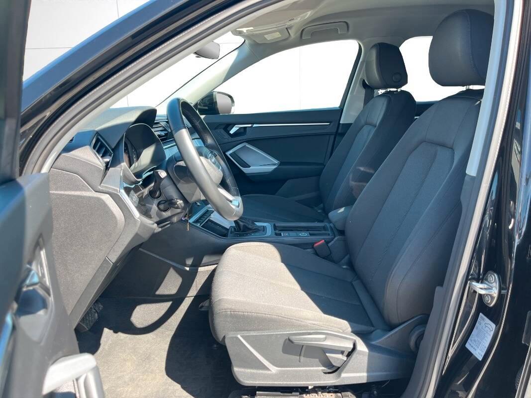 Audi Q3 35 2.0 tdi Business s-tronic