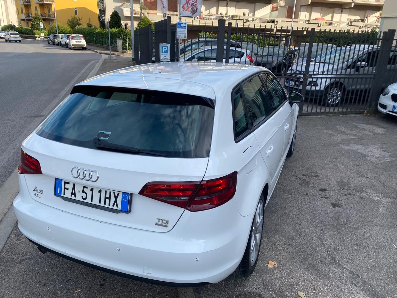 Audi A3 1.6 TDI ultra Attraction euro 6 pk neopatentati