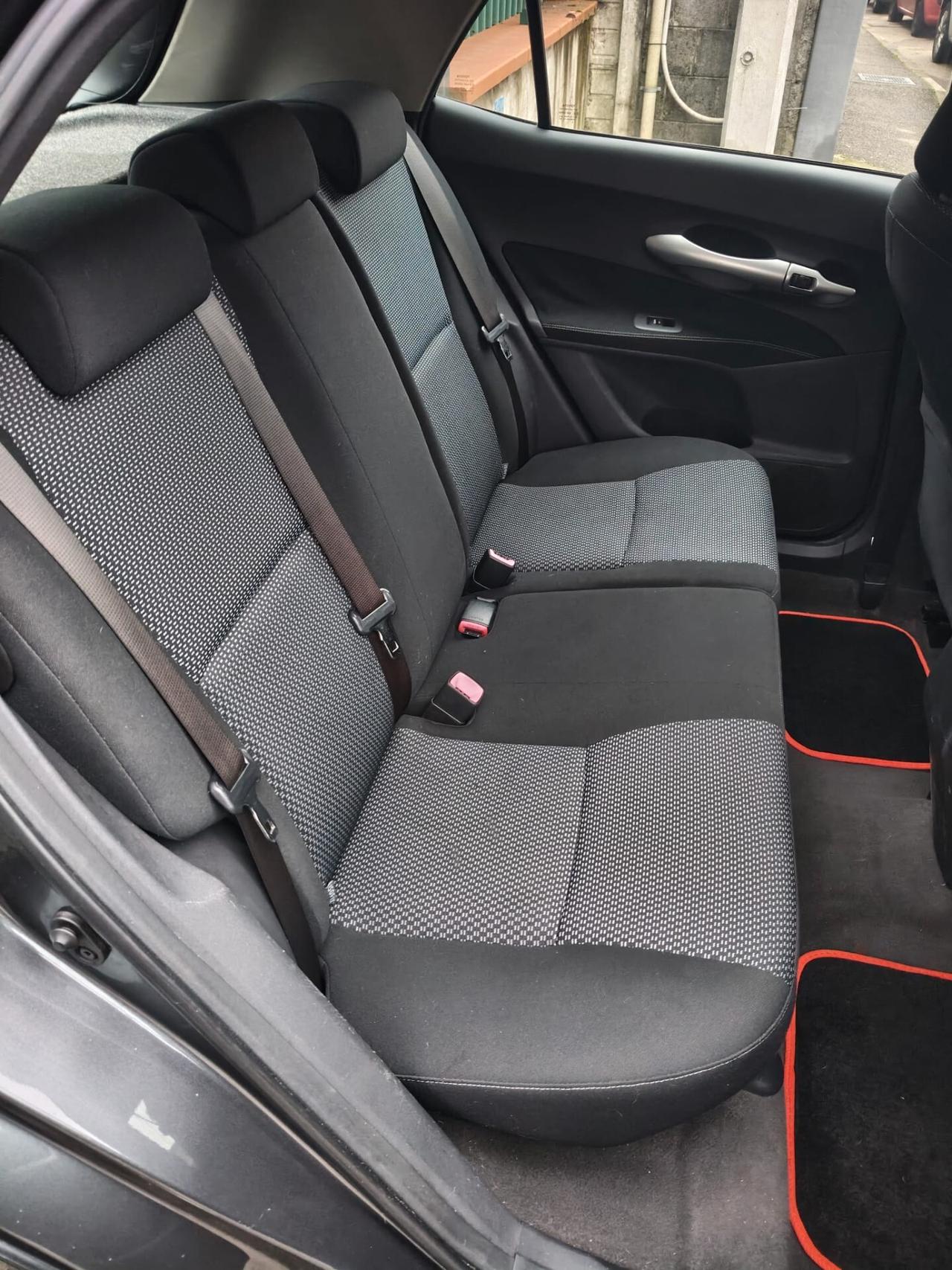 Toyota Auris 1.4 D-4D 5 porte Sol