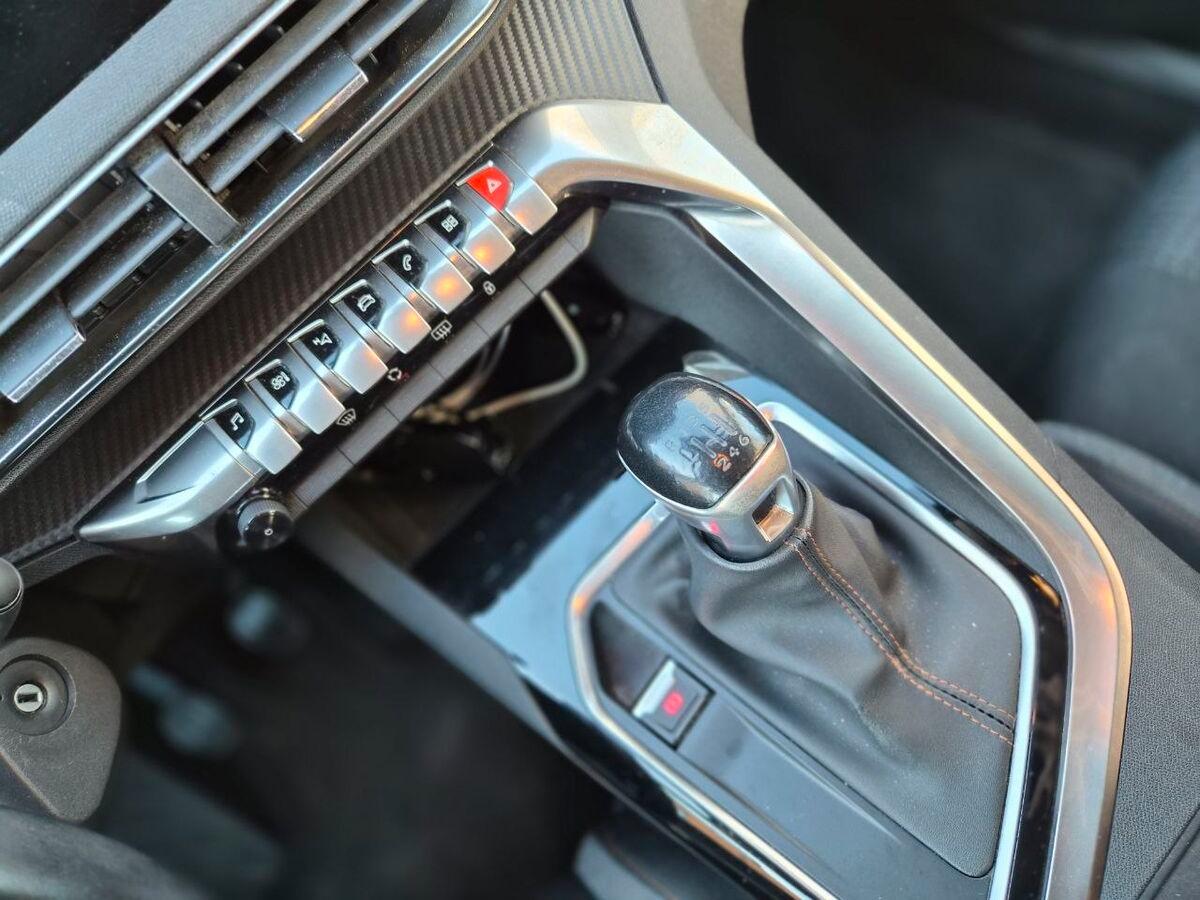 Peugeot 3008 1.5 bluehdi Business s&s 130cv