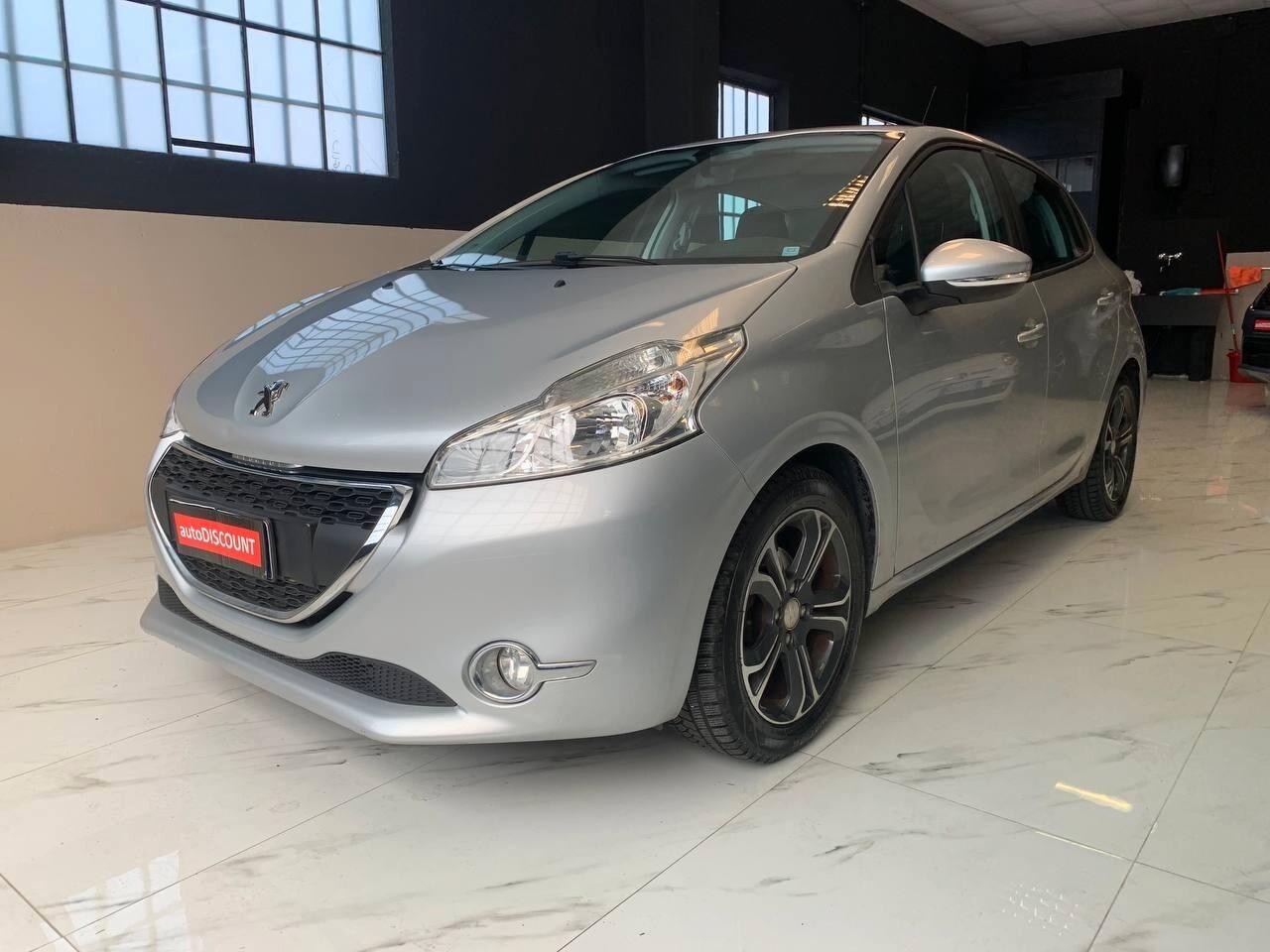Peugeot 208 1.4 HDi 68 CV 5 porte Allure
