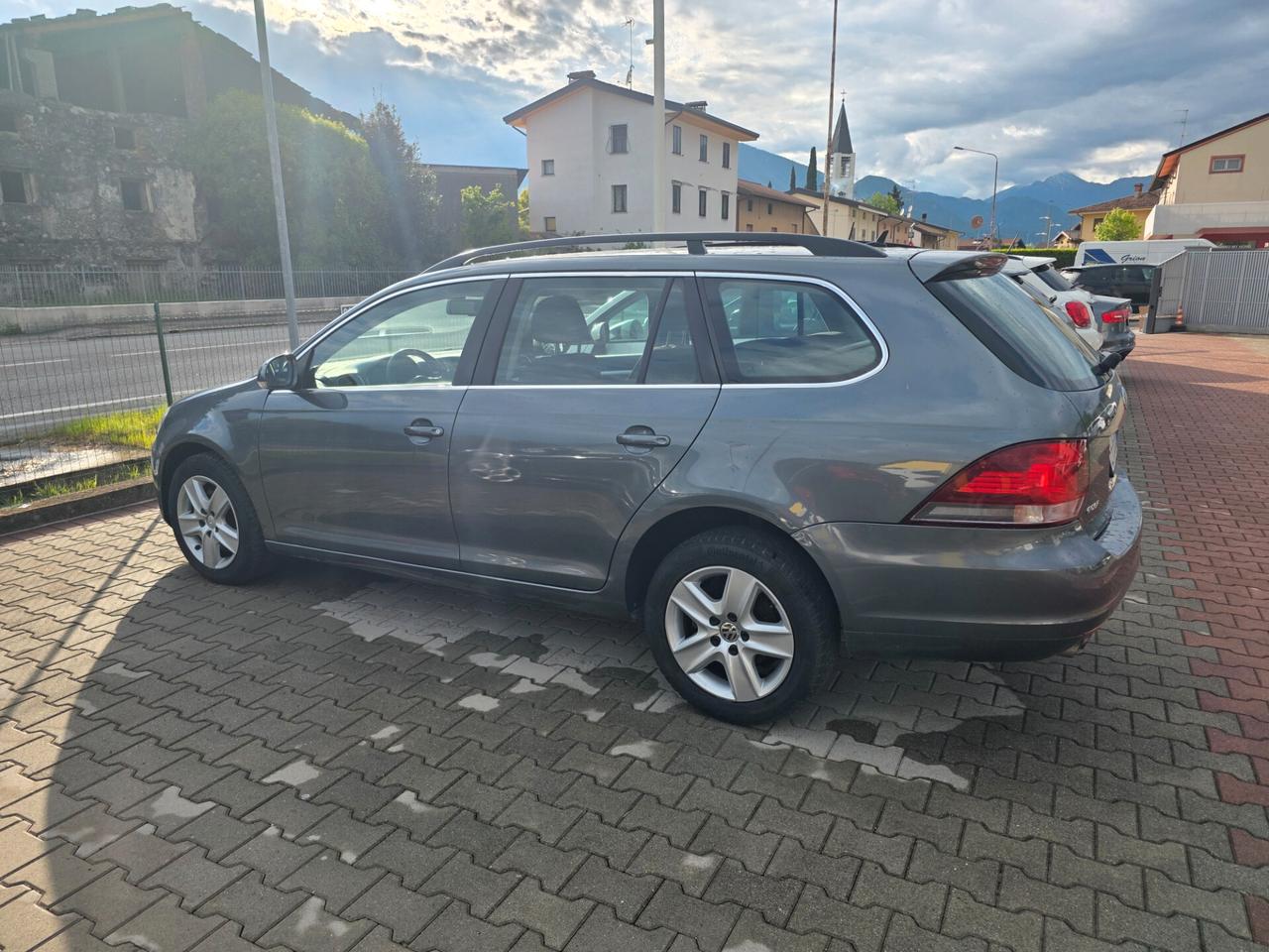 Volkswagen Golf Variant 2.0 TDI con gancio traino