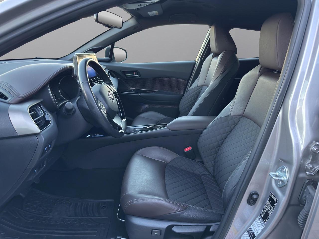 Toyota C-HR 1.8h Lounge e-cvt lounge