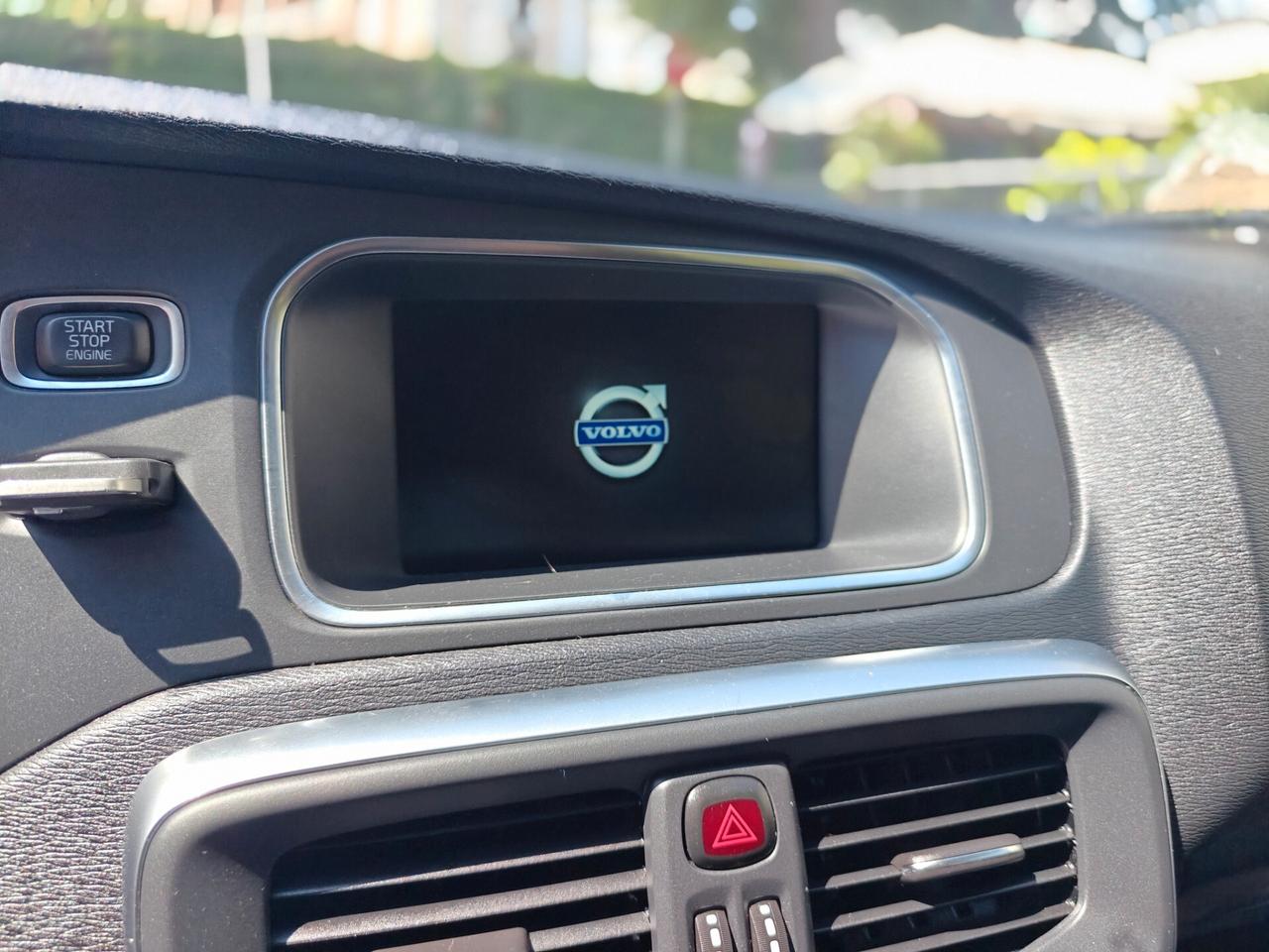 Volvo V40 D2