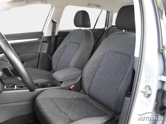 VOLKSWAGEN Golf Variant 2.0 TDI Life DSG Fari LED, App-Connect, ACC KM CER