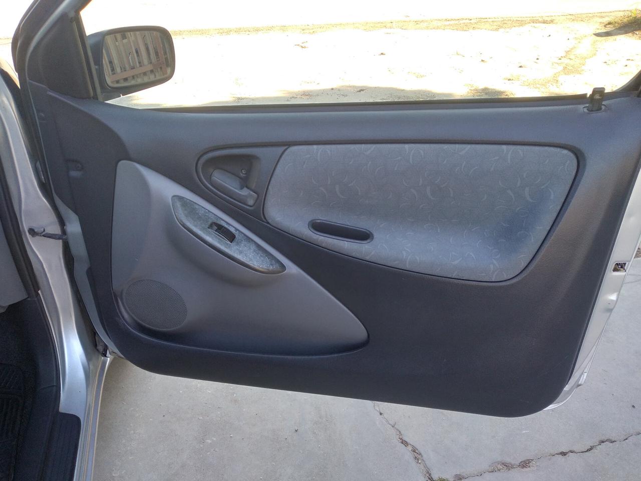 Toyota Yaris 1.0i 16V cat 3 porte Sol