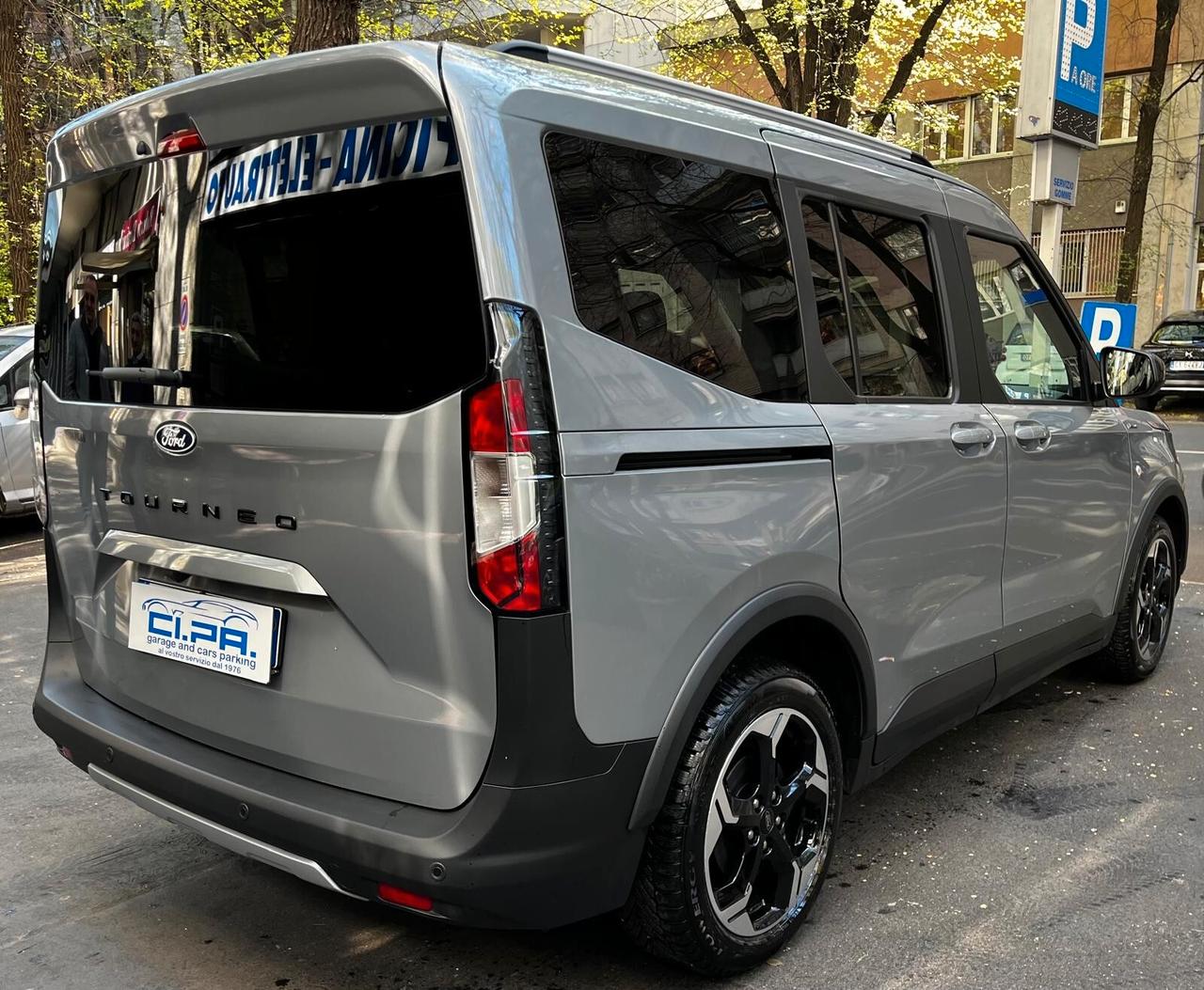 Ford Tourneo Courier 1.0 EcoBoost active