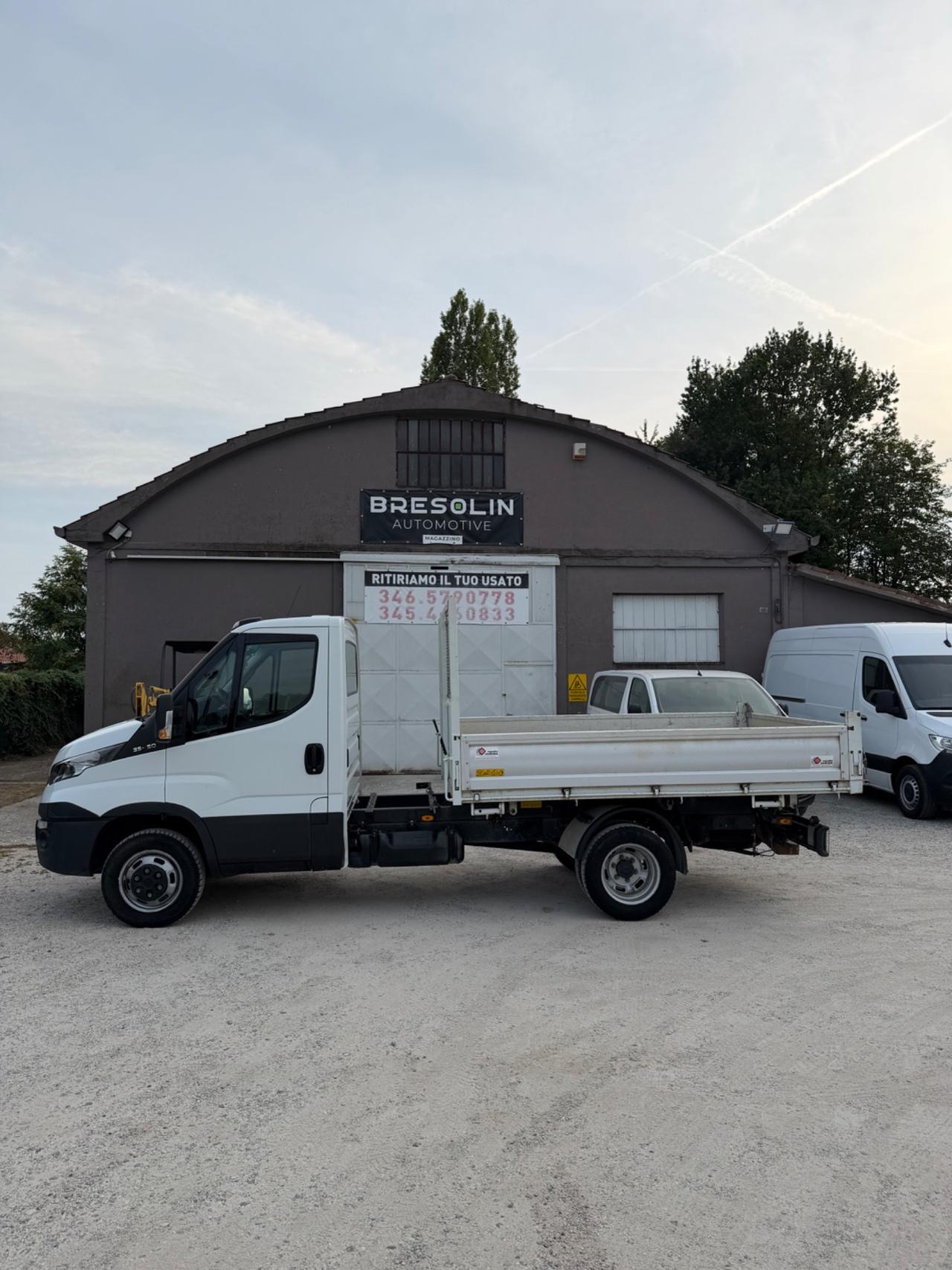 Iveco Daily ribaltabile con gru