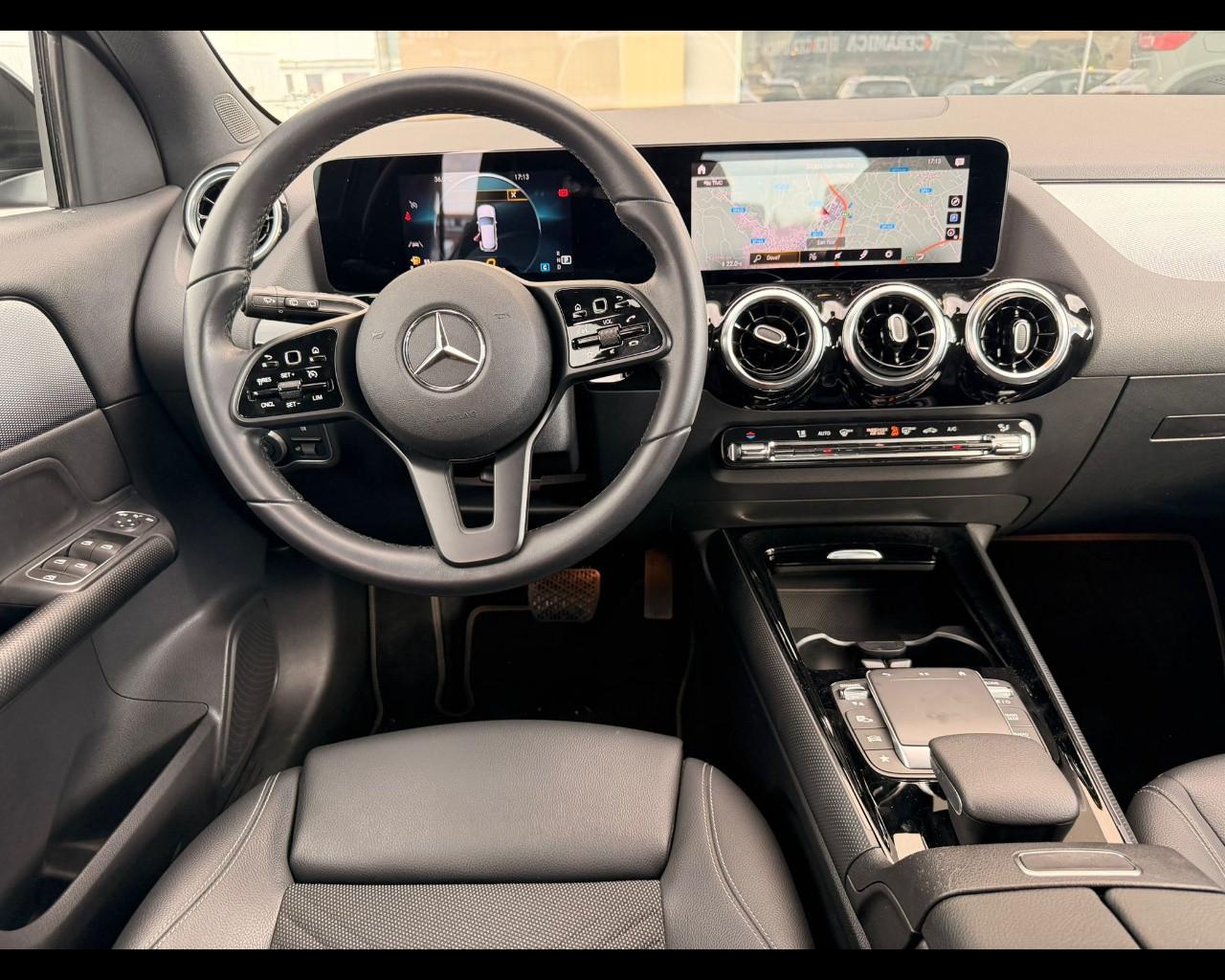 Mercedes-Benz GLA 200D SPORT PLUS AUTO