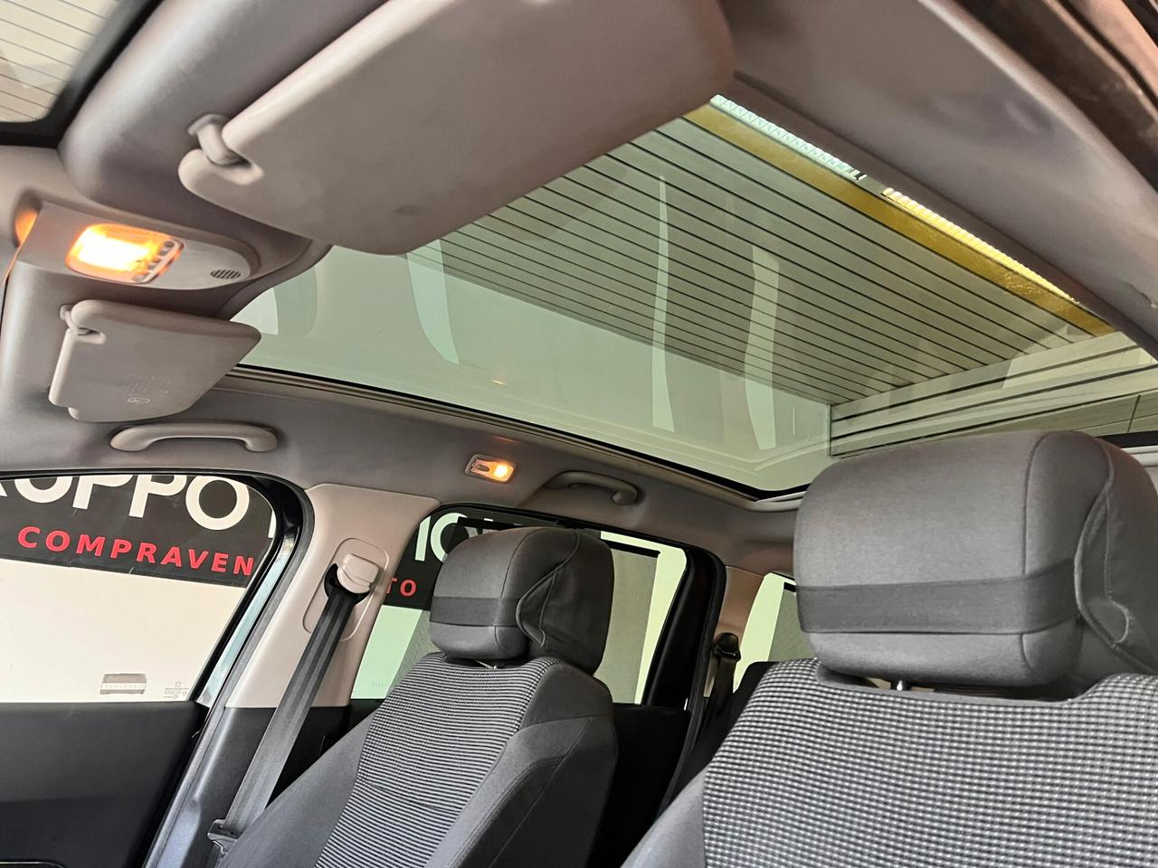 Peugeot 5008 1.6 HDi 112CV Allure