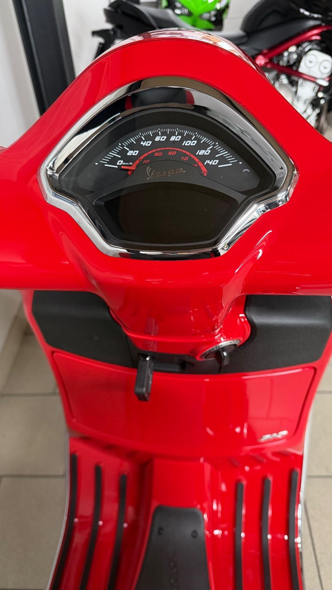 Vespa 310 GTS hpe Super