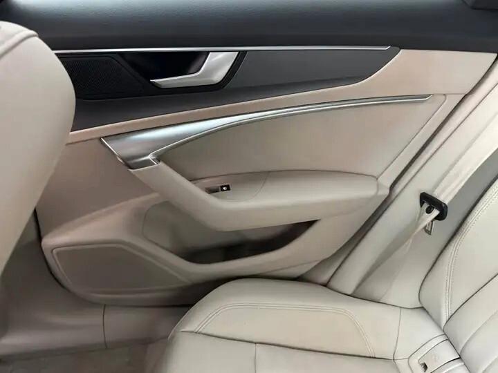 Audi A6 Avant 40 2.0 TDI quattro ultra S tronic Business Design