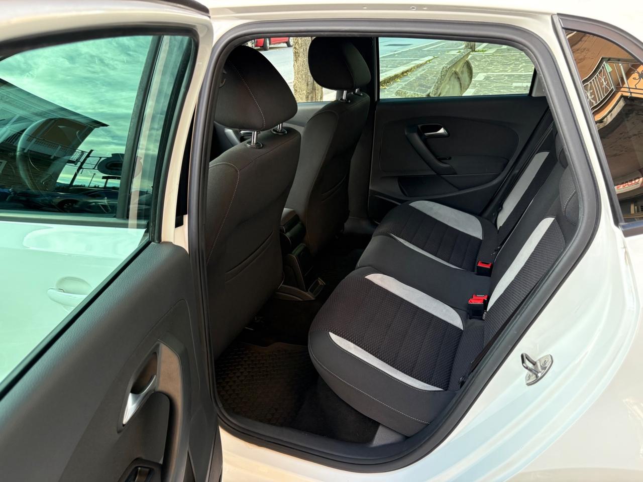VW Polo 1.6 TDI 90CV DSG 5P R-Line FULL/LED/NAV