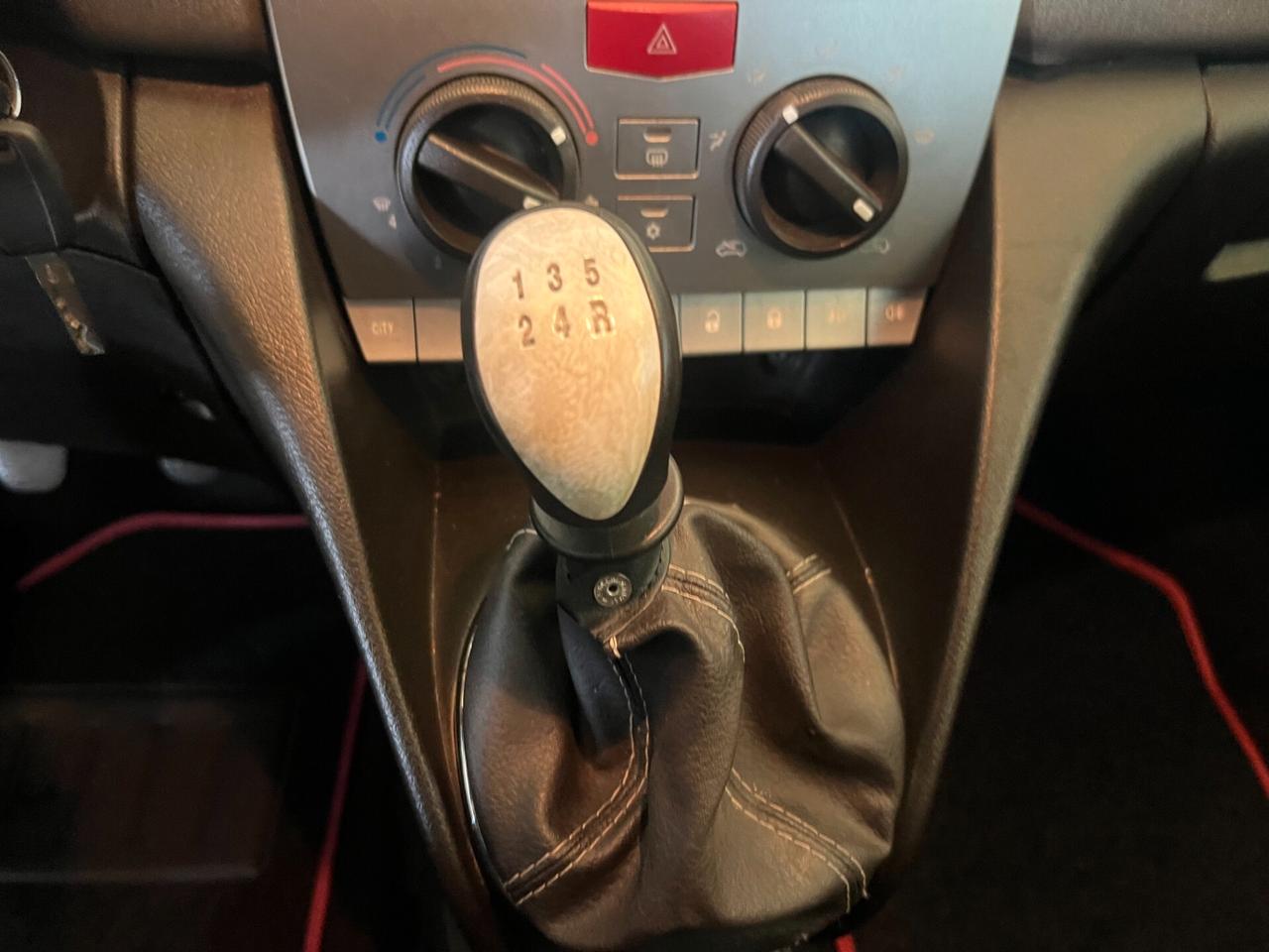 Lancia Ypsilon y 1.2 benzina solo 97.505 km ok neopatentati