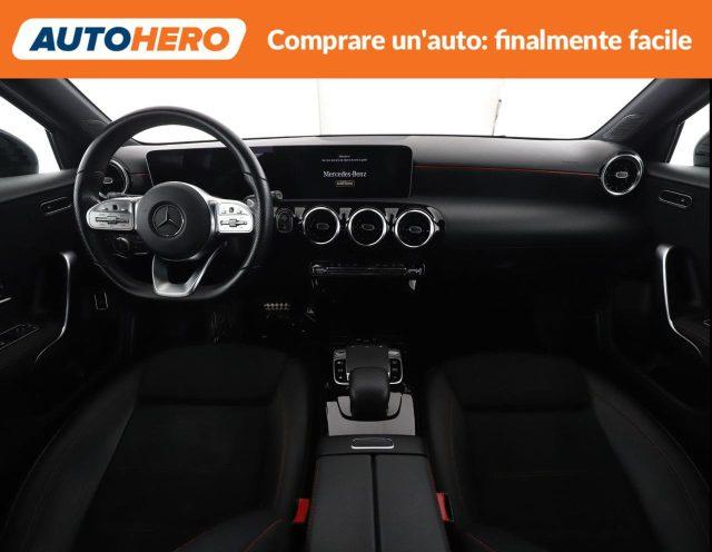 MERCEDES-BENZ A 200 Premium