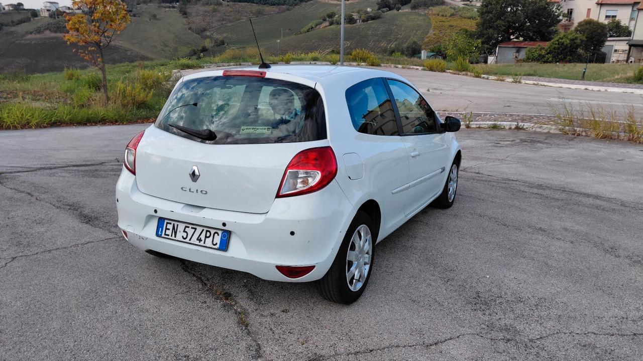 Renault Clio 1.2 16V 3 porte Dynamique
