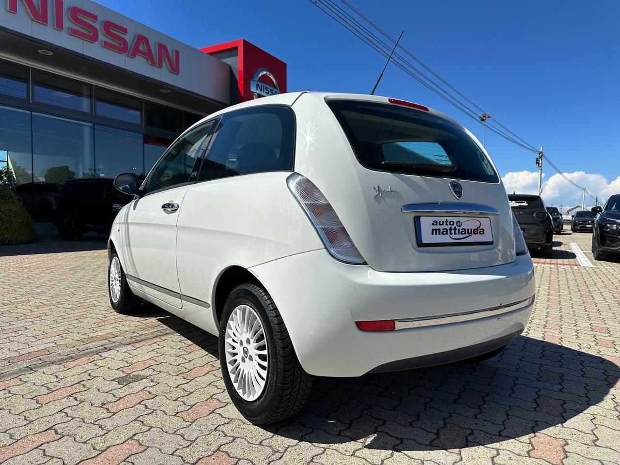Lancia Ypsilon 1.2 8v Argento 69cv