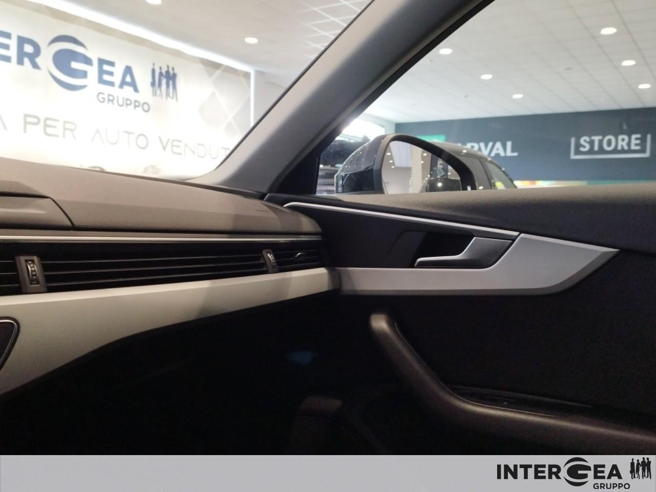 AUDI A4 Avant 30 2.0 tdi Business Sport 122cv s-tronic my16