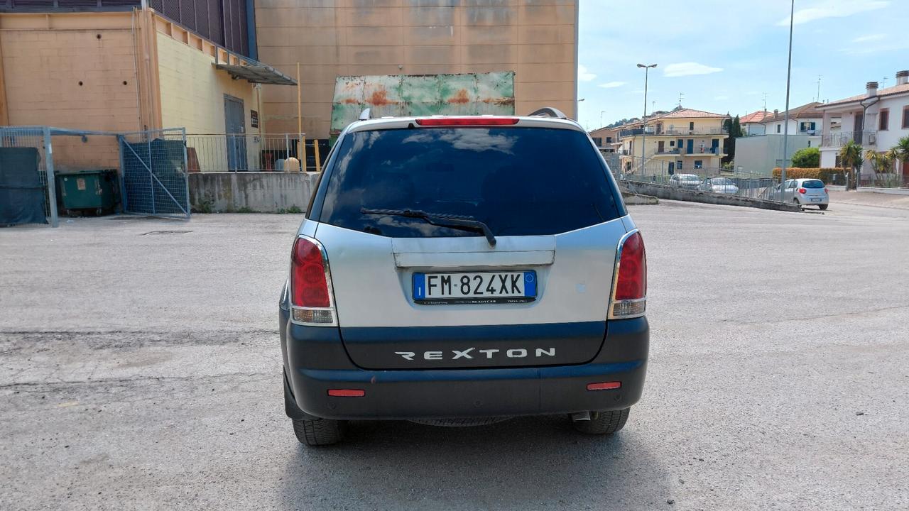 Ssangyong REXTON 2.7 XDi cat Premium 2 TOD