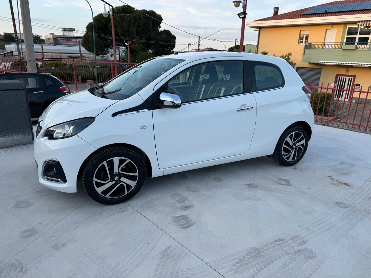 Peugeot 108 VTi 68 3 porte Allure TOP!