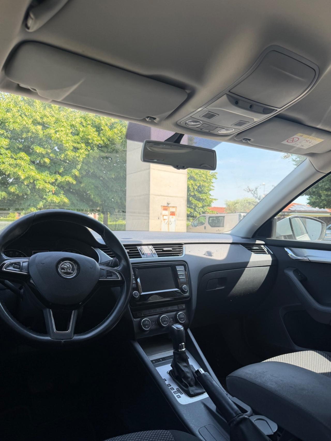 Skoda Octavia 1.6 TDI CR 105 CV DSG Elegance