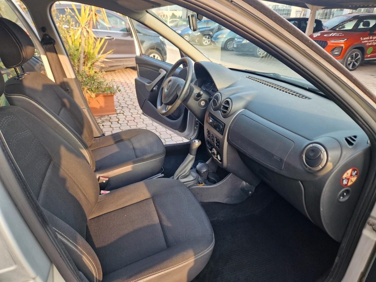 Dacia Sandero 1.2 16V Lauréate OK NEO PATENTATI