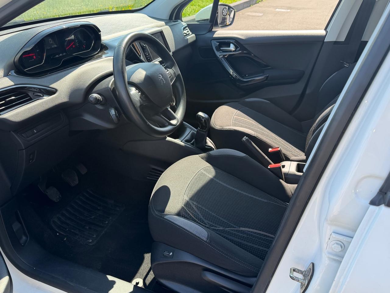 Peugeot 208 1.2 benzina