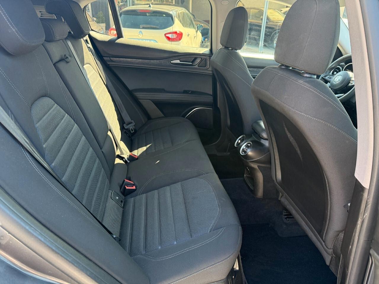 Alfa Romeo Stelvio 2.2 Turbodiesel 160 CV AT8 RWD Business