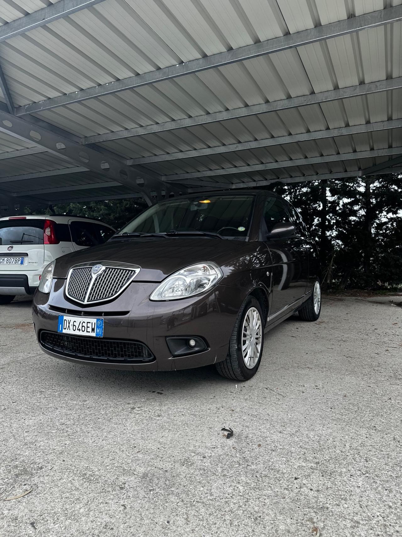 Lancia Ypsilon 1.4 Platino Ecochic GPL