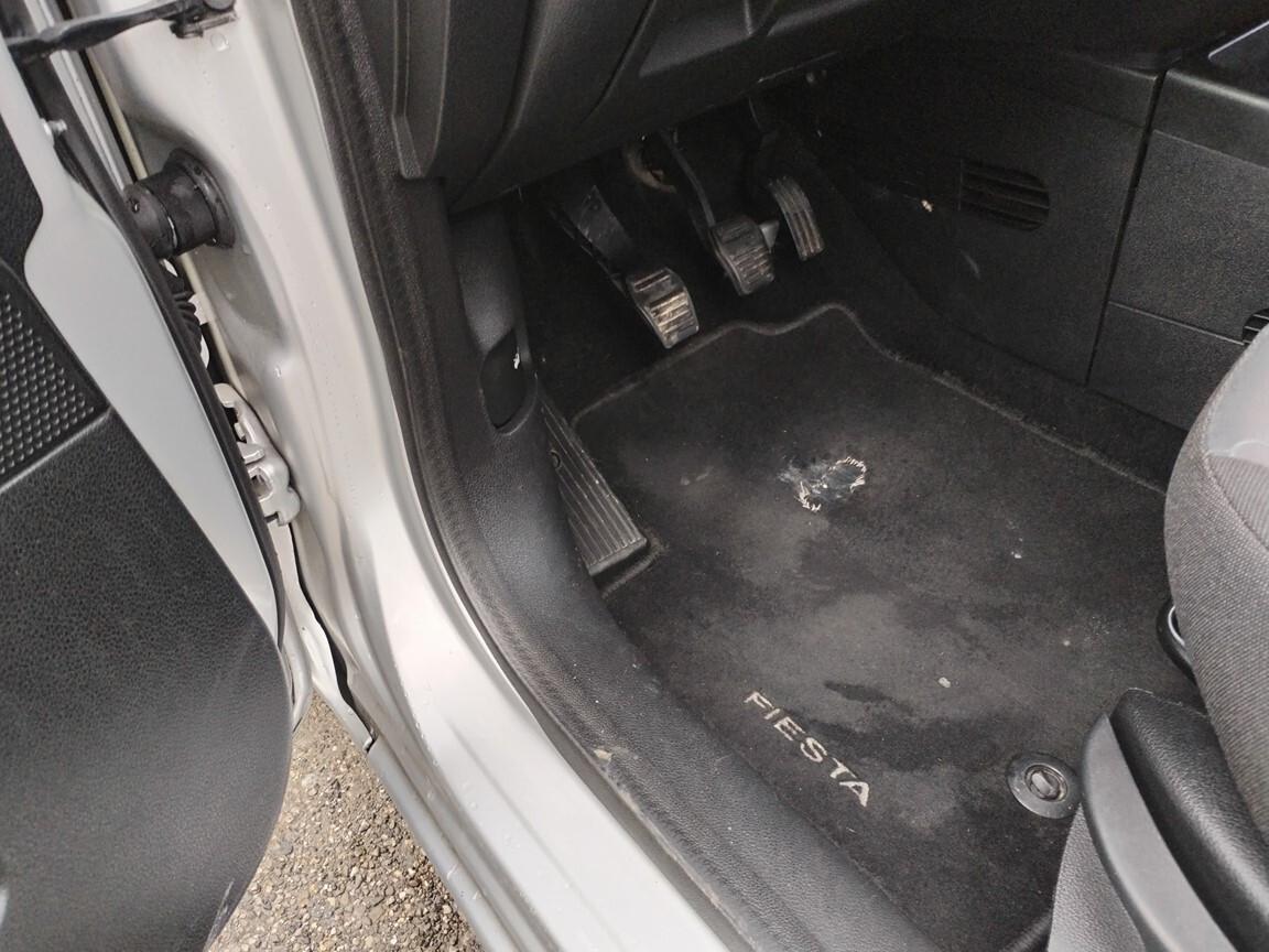 Ford Fiesta Fiesta 1.2 5p. 160000km 2007 distribuzione e tagliando fatto
