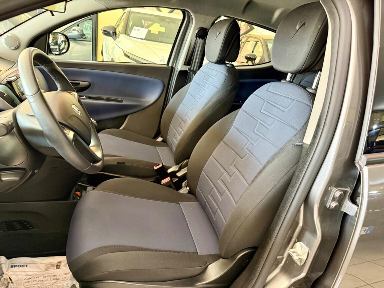 Lancia Ypsilon 1.0 Hybrid PLATINO