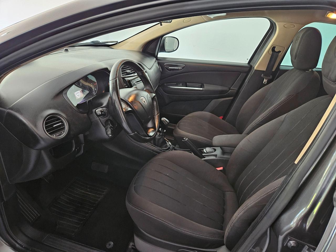 Lancia Delta 1.6 MJT DPF Silver