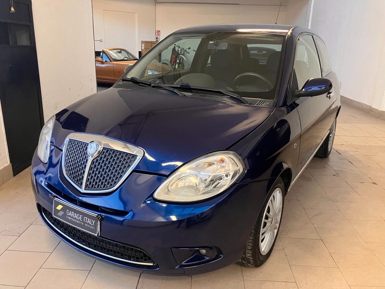 Lancia Ypsilon 1.4 16v Platino NEOPATENTATI