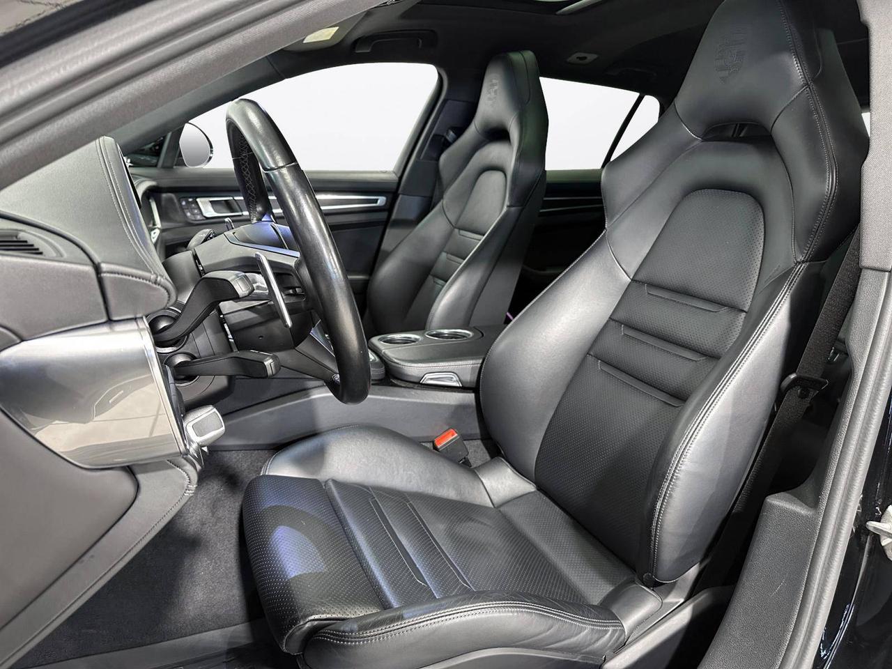 Porsche Panamera Sport Turismo 4 Platinum Edition 330cv