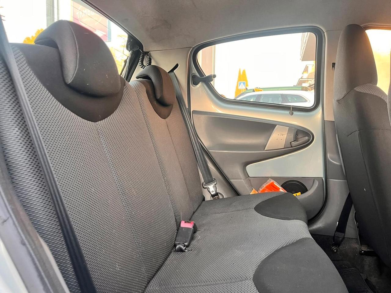 Toyota Aygo 1.0 12V VVT-i 5 porte Neopatentati