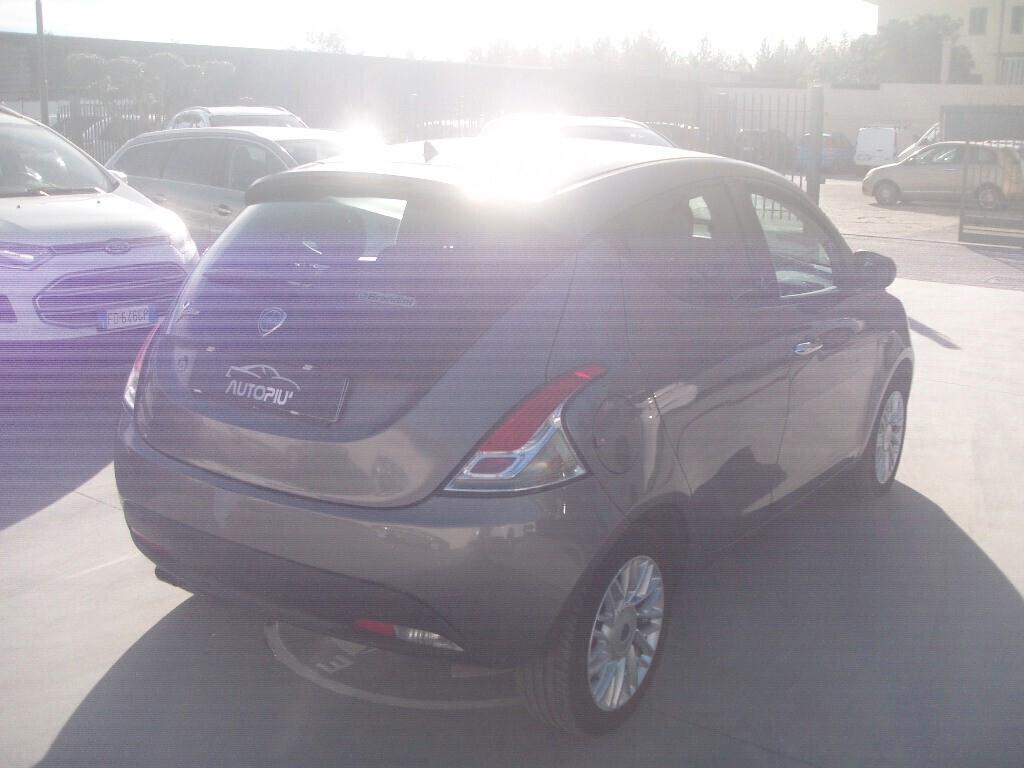 Lancia Ypsilon 1.2 69 CV 5 porte S&S Gold - 2014