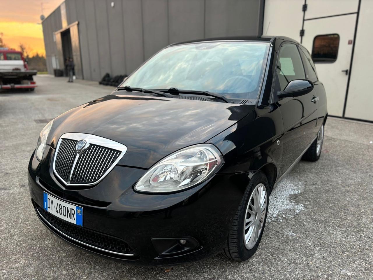 Lancia Ypsilon 1.4 Platino Ecochic GPL