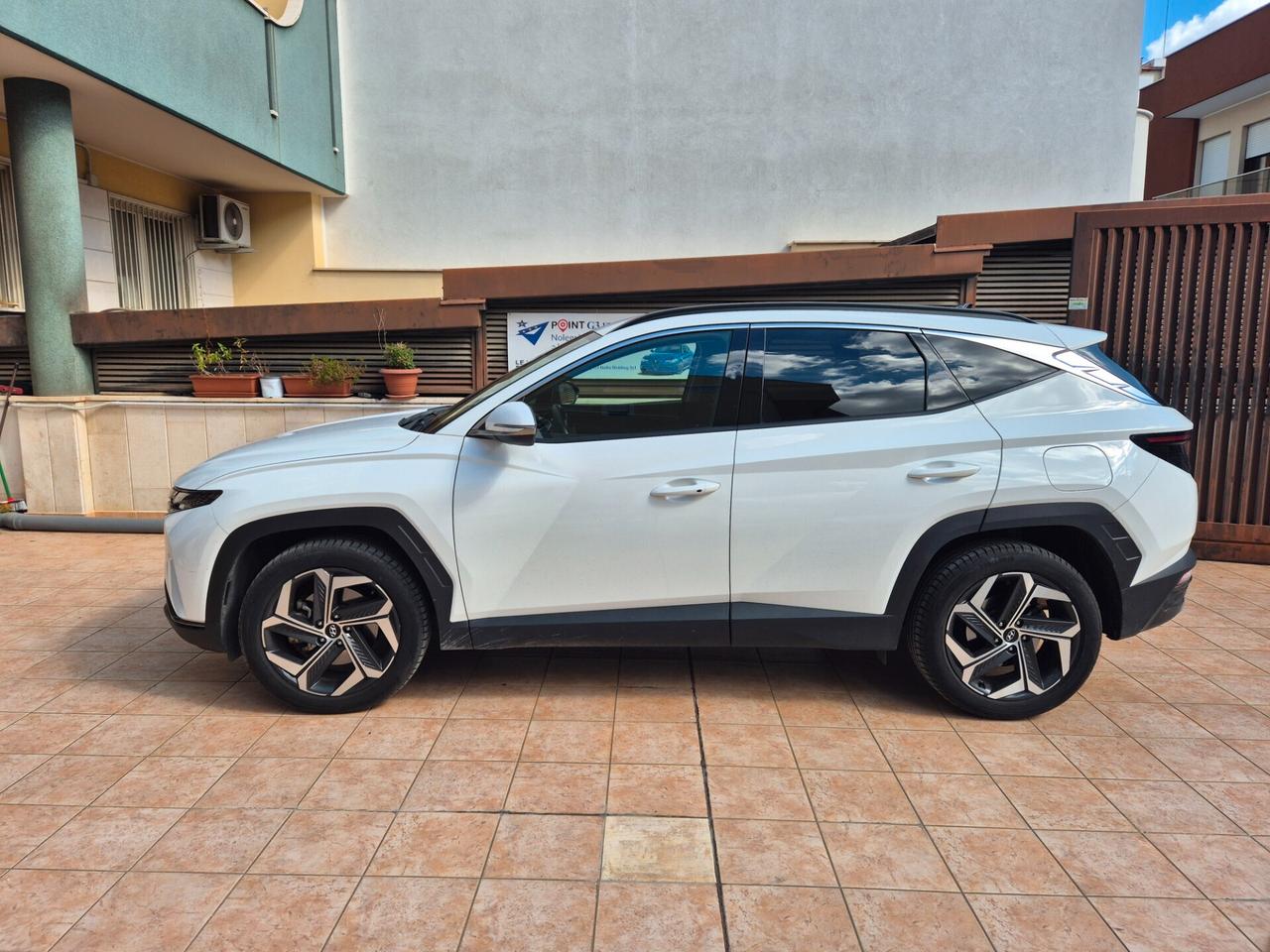 Hyundai Tucson 1.6 HEV auto HYBRID