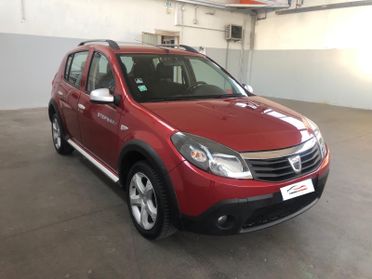 DACIA SANDERO STEPWAY 1.6 GPL-GARANZIA 12 MESI